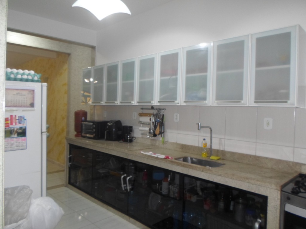 Financia !!! casa colonial extremamente perto do west shopping, comércio e condução fartos (3 quartos, 2 suítes , 2 vagas, terraço colonial) !!!