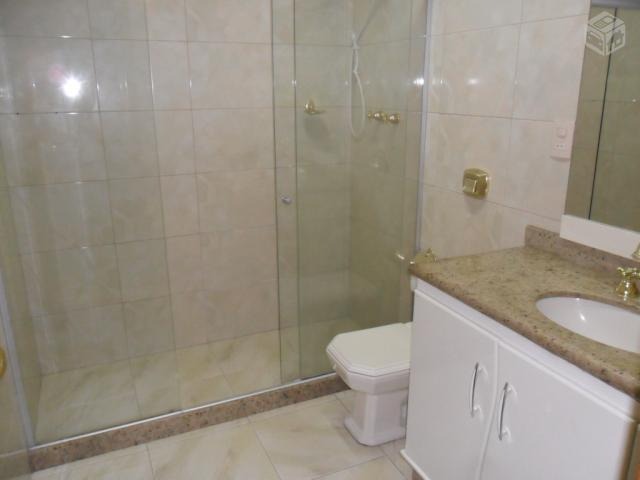 Fantástica casa com 4 quartos (!!!) totalmente linear e independente, com suíte e churrasqueira, localizada num dos melhores bairros da região !!
