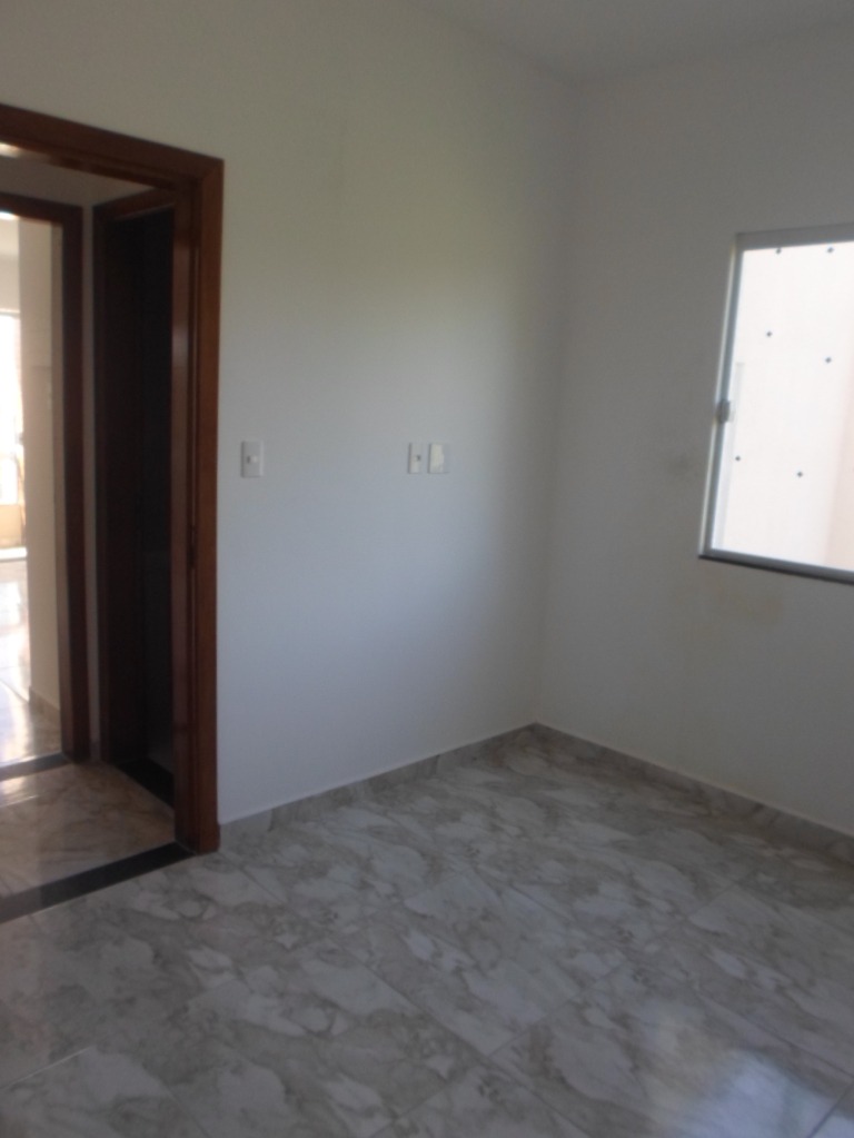 [ac. Financiamento] casa de fino acabamento e 1º locação em bairro com ótimas casas e com comércio e condução perto !!!