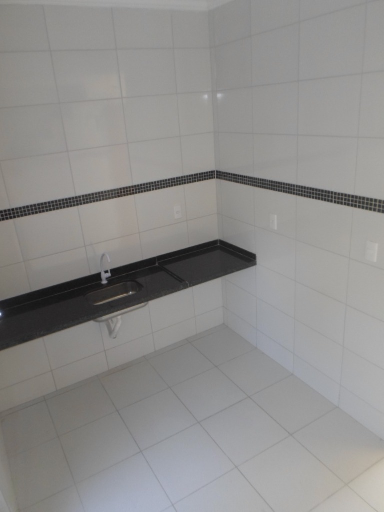 [ac. Financiamento] casa de fino acabamento e 1º locação em bairro com ótimas casas e com comércio e condução perto !!!