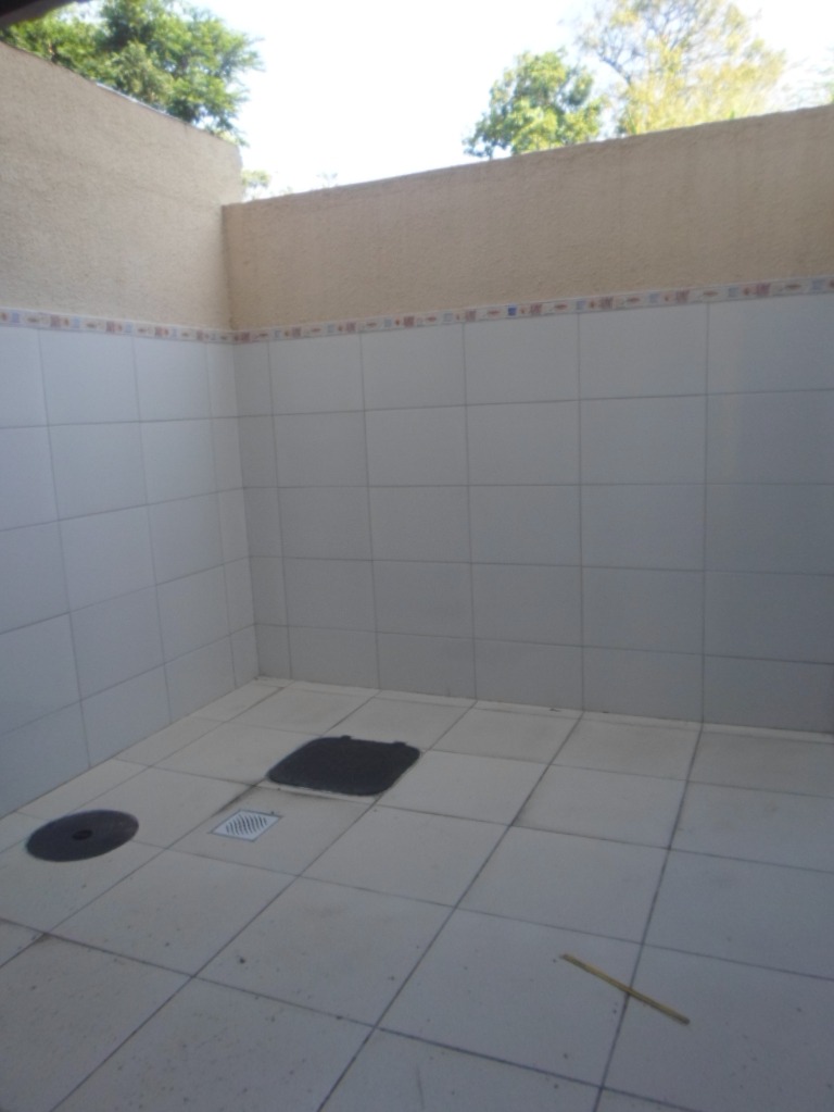 [ac. Financiamento] casa de fino acabamento e 1º locação em bairro com ótimas casas e com comércio e condução perto !!!