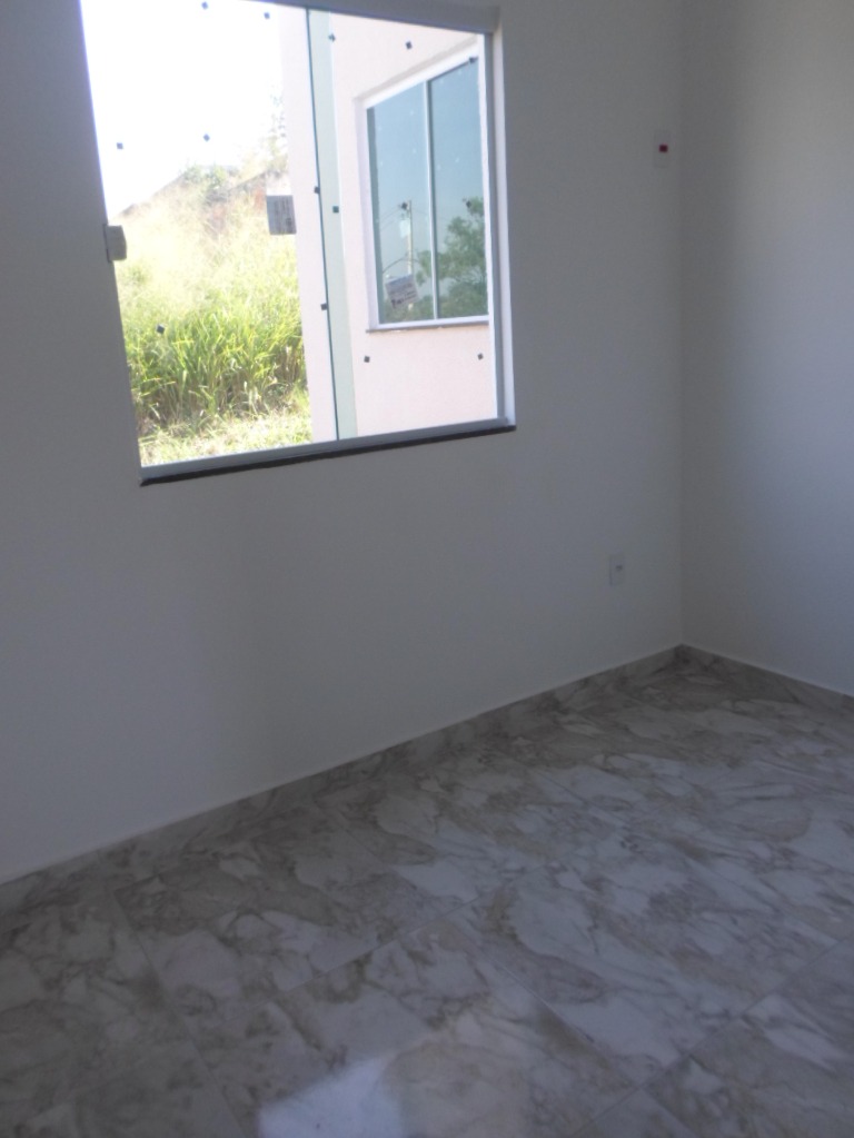 [ac. Financiamento] casa de fino acabamento e 1º locação em bairro com ótimas casas e com comércio e condução perto !!!