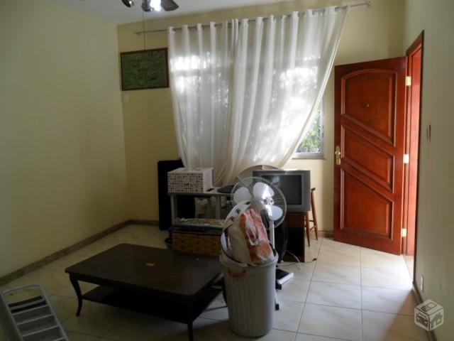 Fantástica casa com 4 quartos (!!!) totalmente linear e independente, com suíte e churrasqueira, localizada num dos melhores bairros da região !!