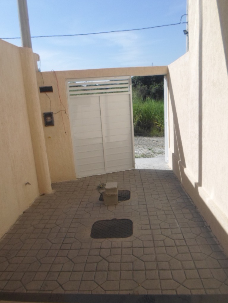 [ac. Financiamento] casa de fino acabamento e 1º locação em bairro com ótimas casas e com comércio e condução perto !!!