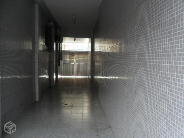 Fantástica casa com 4 quartos (!!!) totalmente linear e independente, com suíte e churrasqueira, localizada num dos melhores bairros da região !!