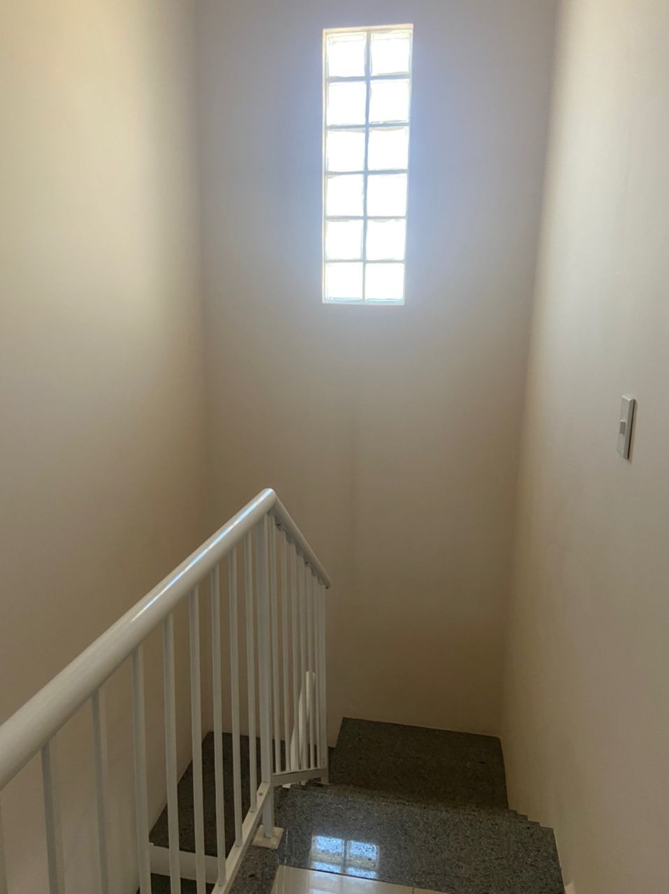 Super casa com 2 suítes a pé do west shopping - terrenão - aceita financiamento bancário - ideal para fins residenciais ou comerciais !!!