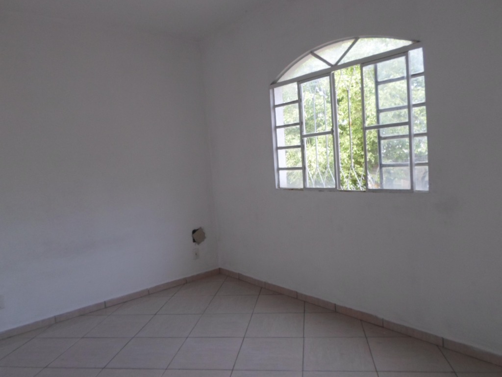 Casarão com 5 quartos (!!!) e mega-terreno de esquina, com garagem, super quintal e magnífico terraço gourmet (o-por-tu-ni-da-de) !!!