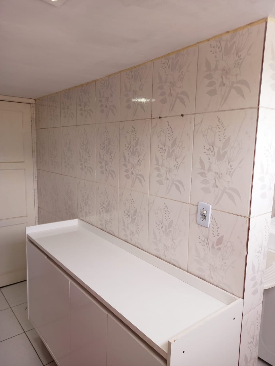 Apartamento com tamanho de casa (75m²) todo reformado e com 