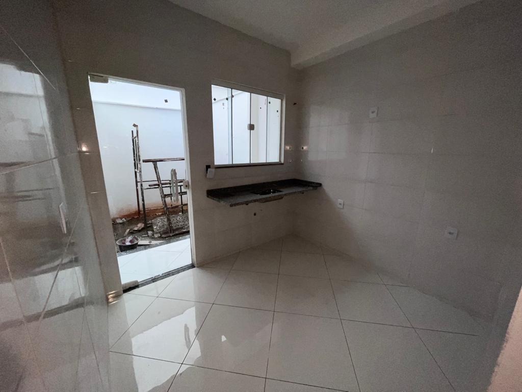 Casa com 2 (duas) suítes em condomínio fechado ao lado do centro de campo grande !!! 1º locação !!! utilize seu fgts !!!
