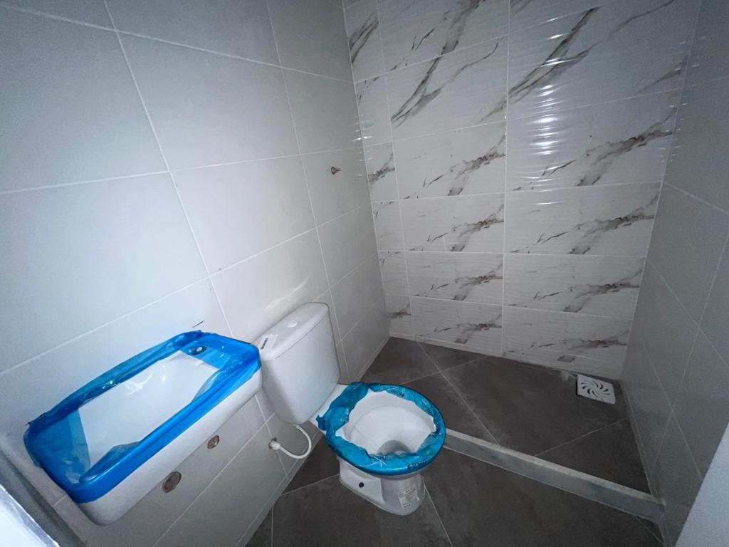 Casa com 2 (duas) suítes em condomínio fechado ao lado do centro de campo grande !!! 1º locação !!! utilize seu fgts !!!