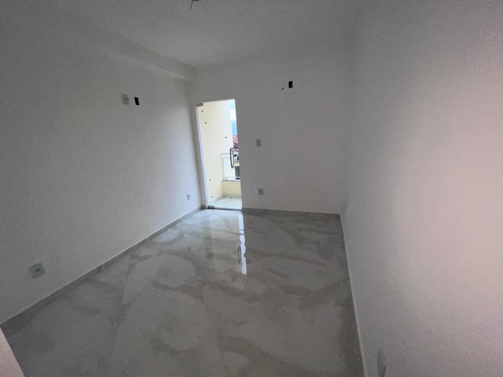 Casa com 2 (duas) suítes em condomínio fechado ao lado do centro de campo grande !!! 1º locação !!! utilize seu fgts !!!
