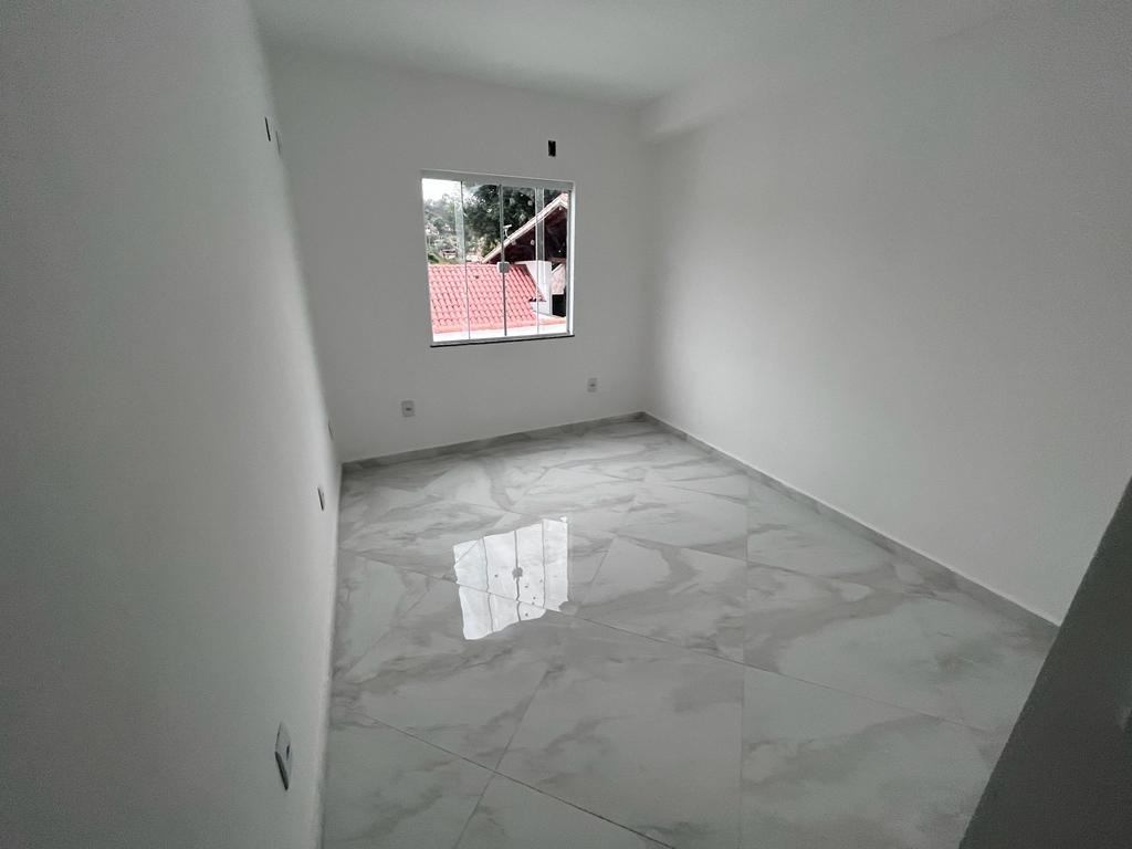 Casa com 2 (duas) suítes em condomínio fechado ao lado do centro de campo grande !!! 1º locação !!! utilize seu fgts !!!