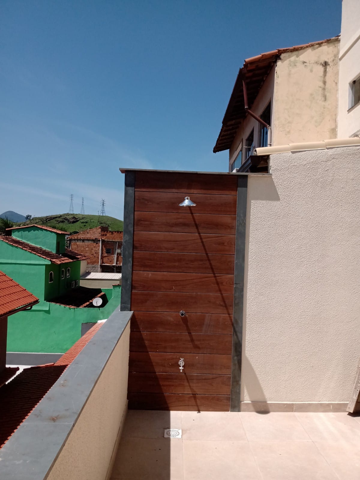 Casa moderna de 1º locação com 2 suítes próx ao west shopping!! ac financiamento bancário!! aprovação gratúita na caixa, bradesco, itaú e santander!!!