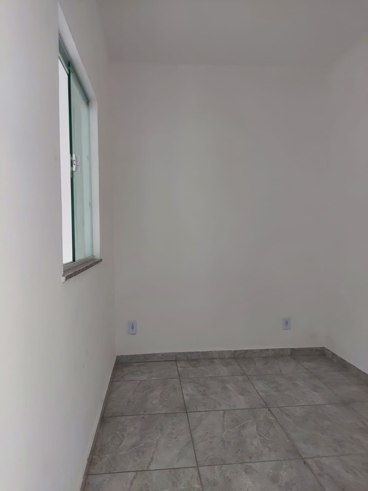 Casa de 1ºlocação com 3 quartos suíte próximo da estação com