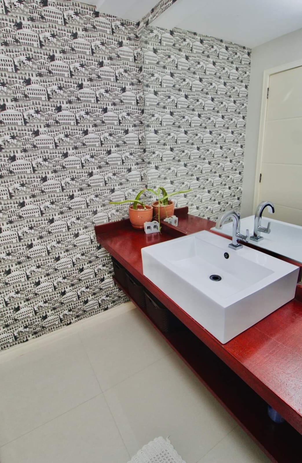 Maravilhosa casa com 3 quartos + 2 suítes em localização privilegiada !!!! alto padrão !!!! aceita financiamento bancário !!!!