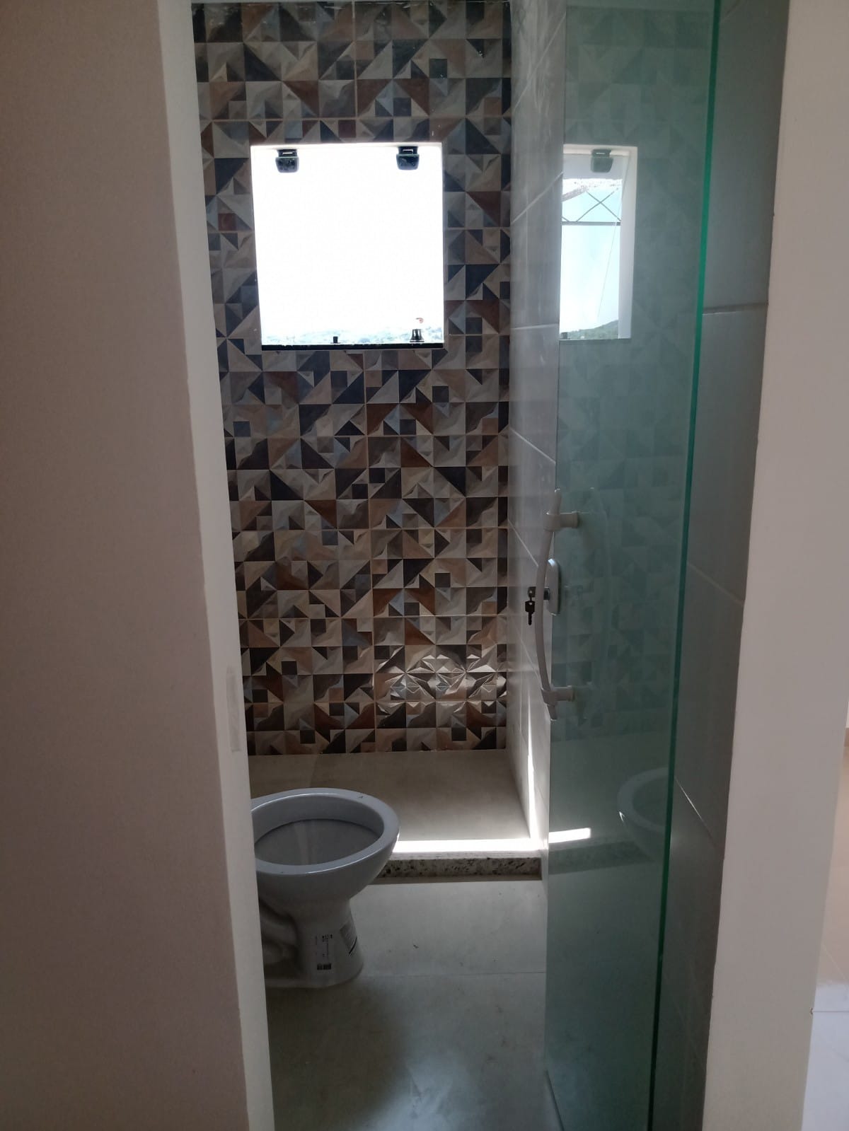 Casa moderna de 1º locação com 2 suítes próx ao west shopping!! ac financiamento bancário!! aprovação gratúita na caixa, bradesco, itaú e santander!!!