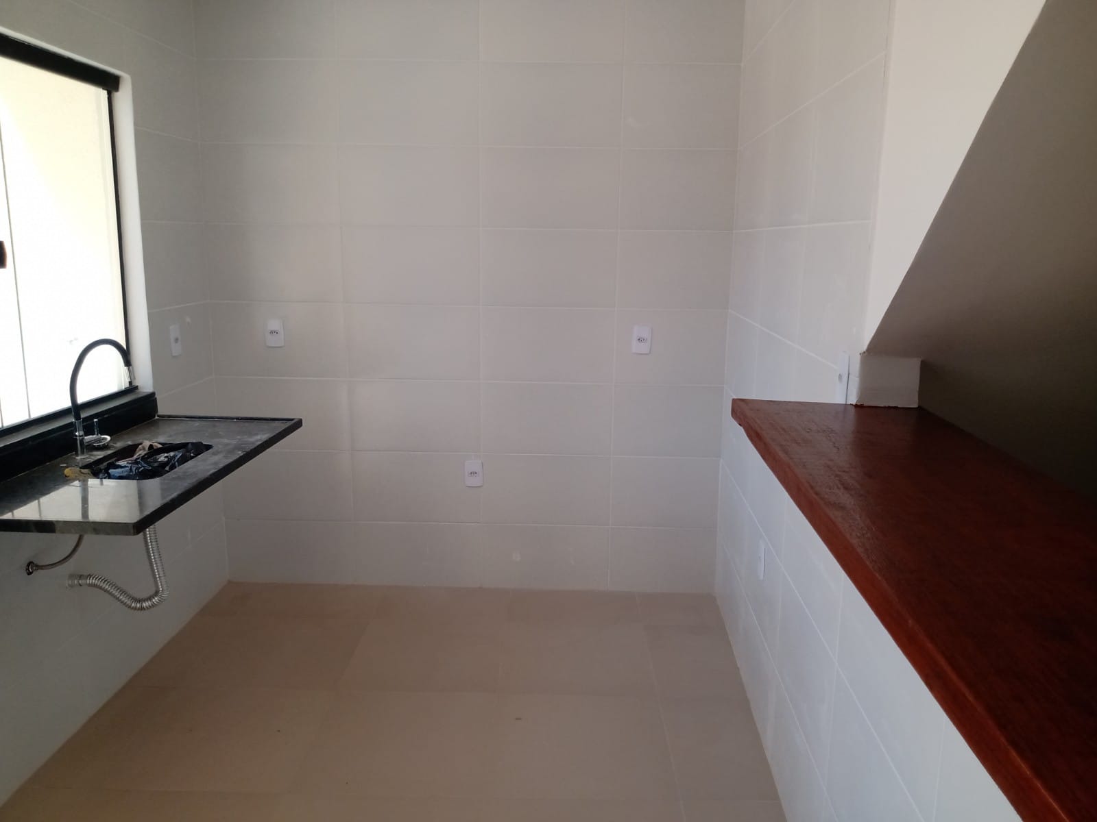 Casa moderna de 1º locação com 2 suítes próx ao west shopping!! ac financiamento bancário!! aprovação gratúita na caixa, bradesco, itaú e santander!!!