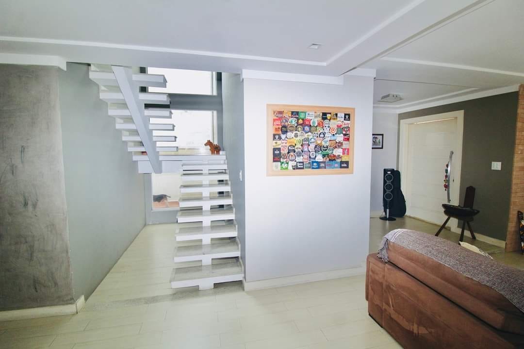 Maravilhosa casa com 3 quartos + 2 suítes em localização privilegiada !!!! alto padrão !!!! aceita financiamento bancário !!!!