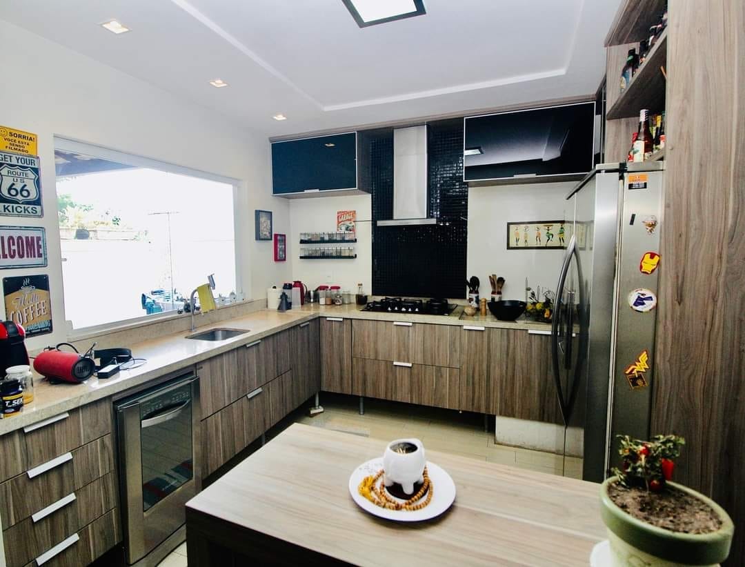 Maravilhosa casa com 3 quartos + 2 suítes em localização privilegiada !!!! alto padrão !!!! aceita financiamento bancário !!!!