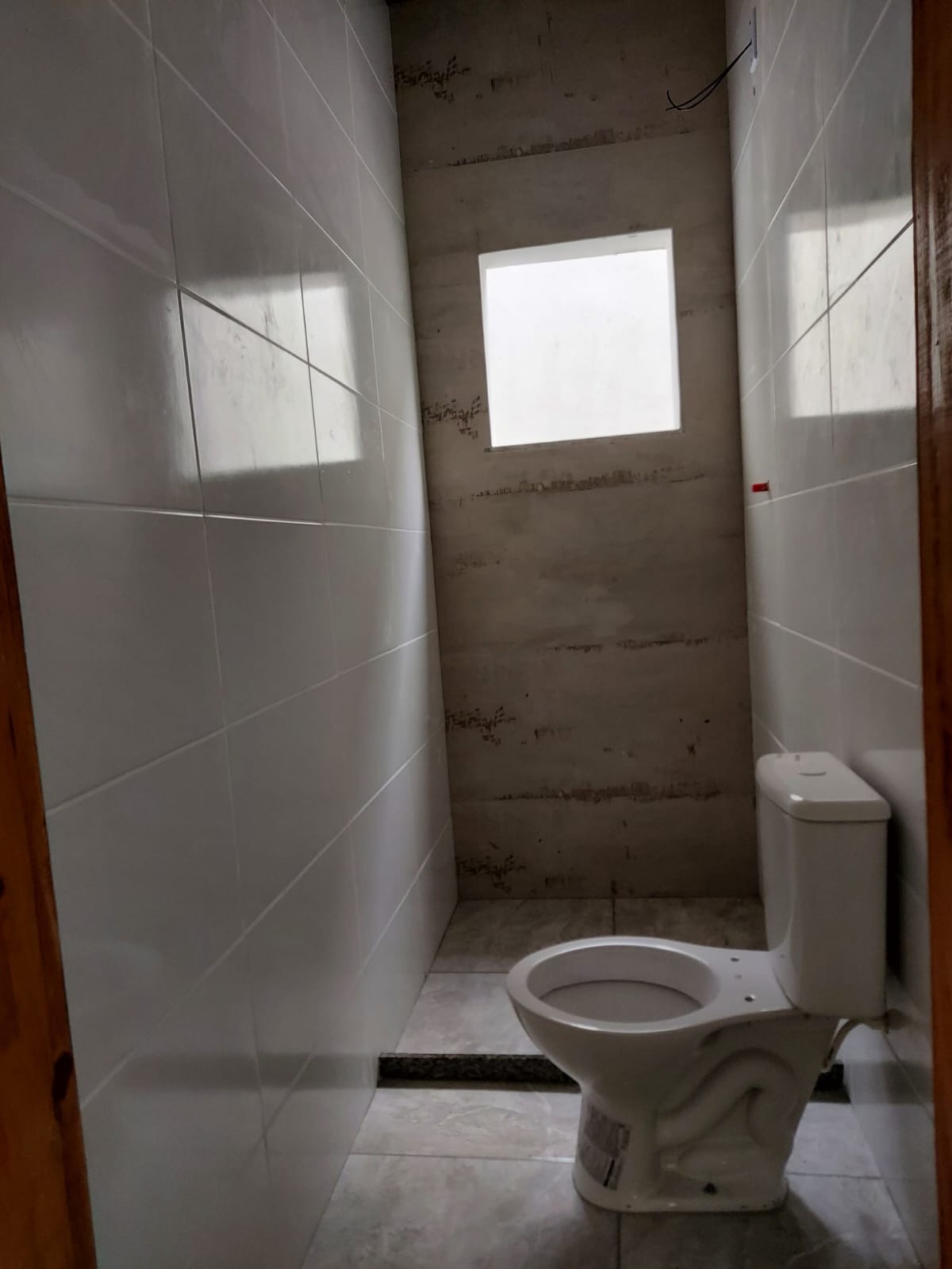 Casa de 1ºlocação com 3 quartos suíte próximo da estação com
