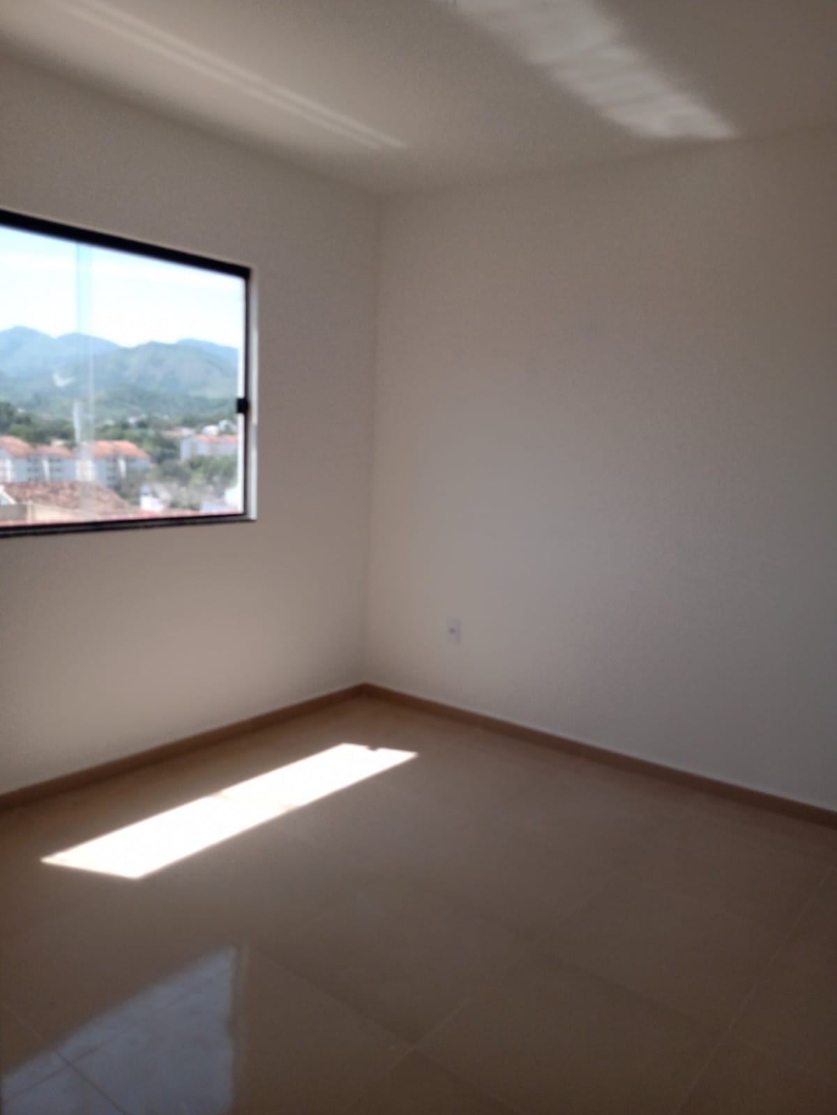 Casa moderna de 1º locação com 2 suítes próx ao west shopping!! ac financiamento bancário!! aprovação gratúita na caixa, bradesco, itaú e santander!!!