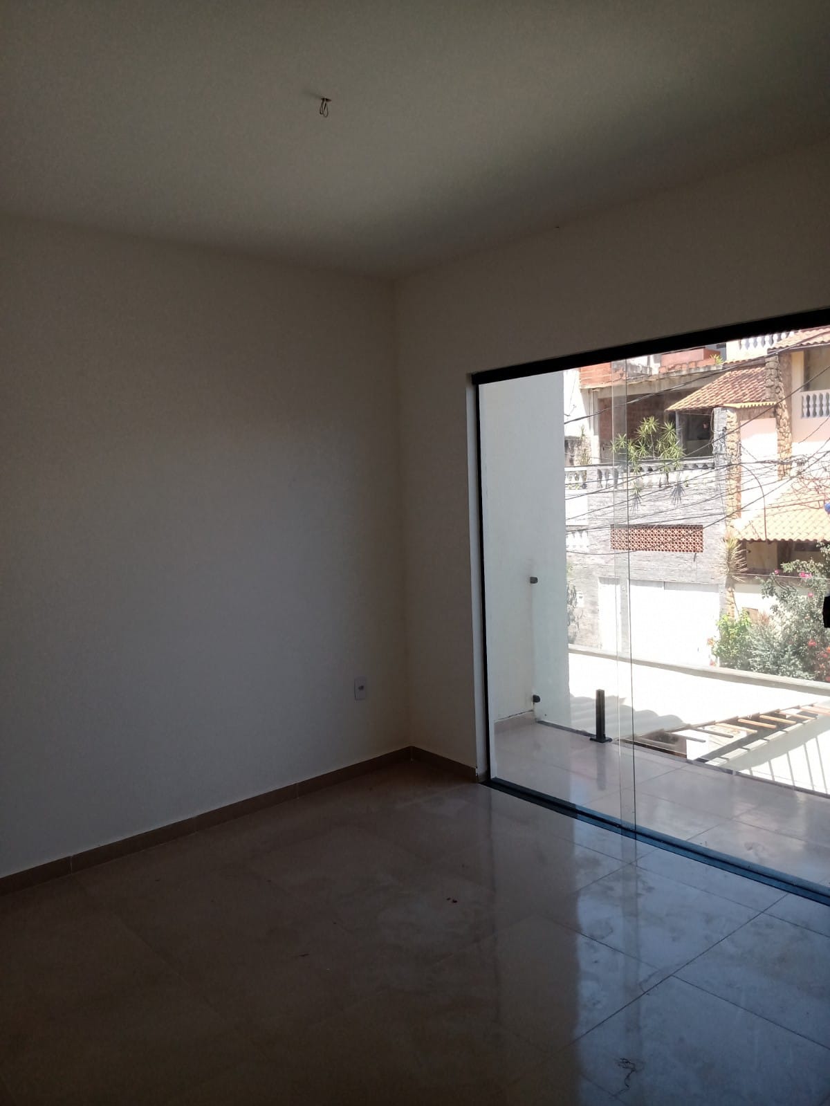 Casa moderna de 1º locação com 2 suítes próx ao west shopping!! ac financiamento bancário!! aprovação gratúita na caixa, bradesco, itaú e santander!!!