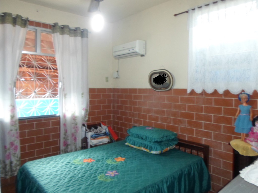 3 casas pelo preço de uma !!!! oportunidade perfeita na regi