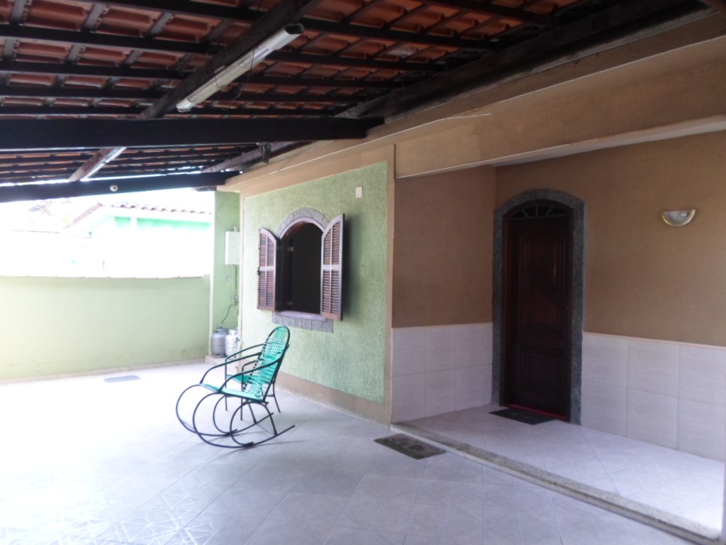 Casa linear com suíte master (hidromassagem) a poucos minuto