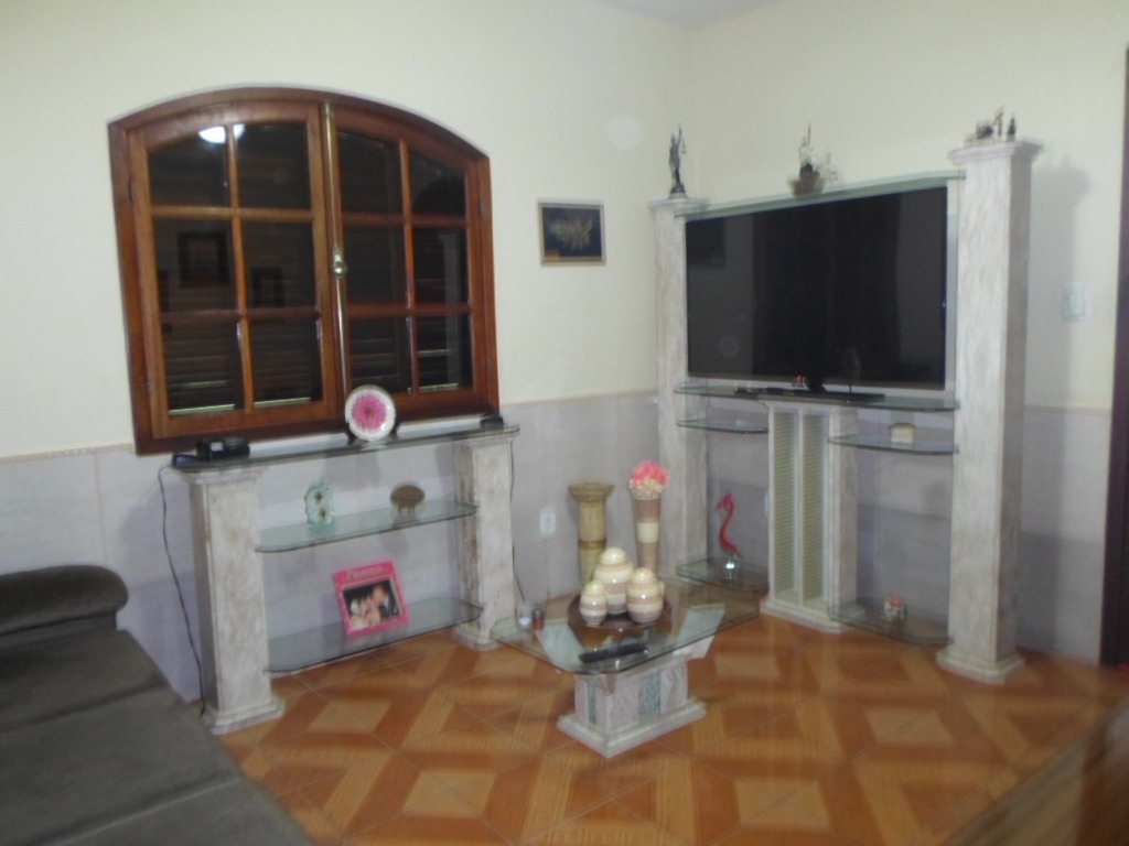 Casa linear com suíte master (hidromassagem) a poucos minuto