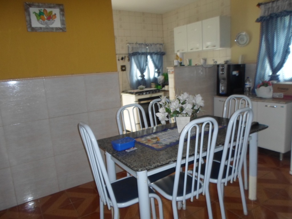 Casa linear com suíte master (hidromassagem) a poucos minuto