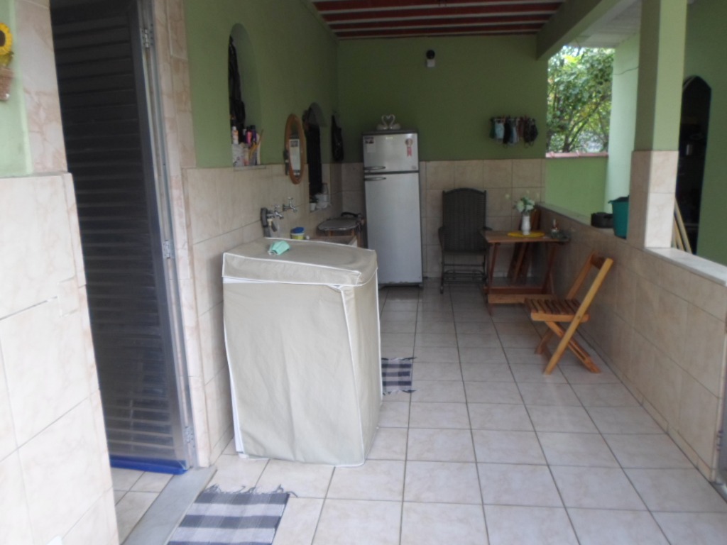 Casa linear com suíte master (hidromassagem) a poucos minuto