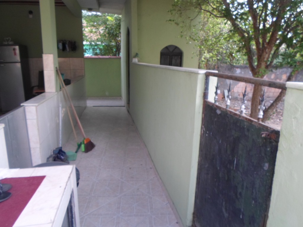 Casa linear com suíte master (hidromassagem) a poucos minuto