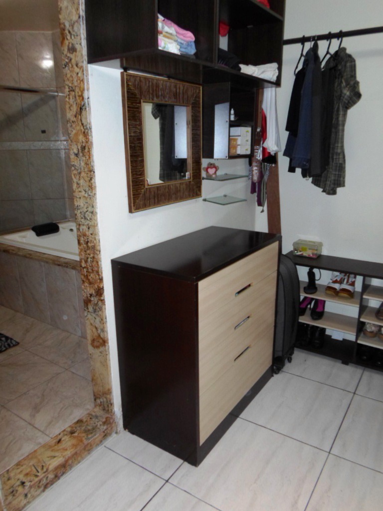 Magnífica mansão atrás do west shopping !!! venha conferir !!!