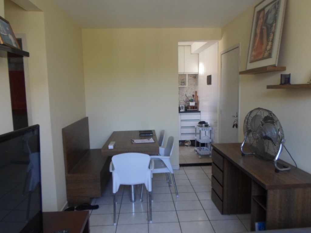 Apartamento 2 quartos com fácil acesso pra av. Brasil aceita