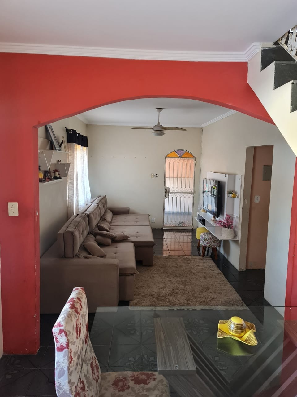 Casarão com 4 quartos, piscina e suíte com hidromassagem !!! aceita financiamento bancário !!!
