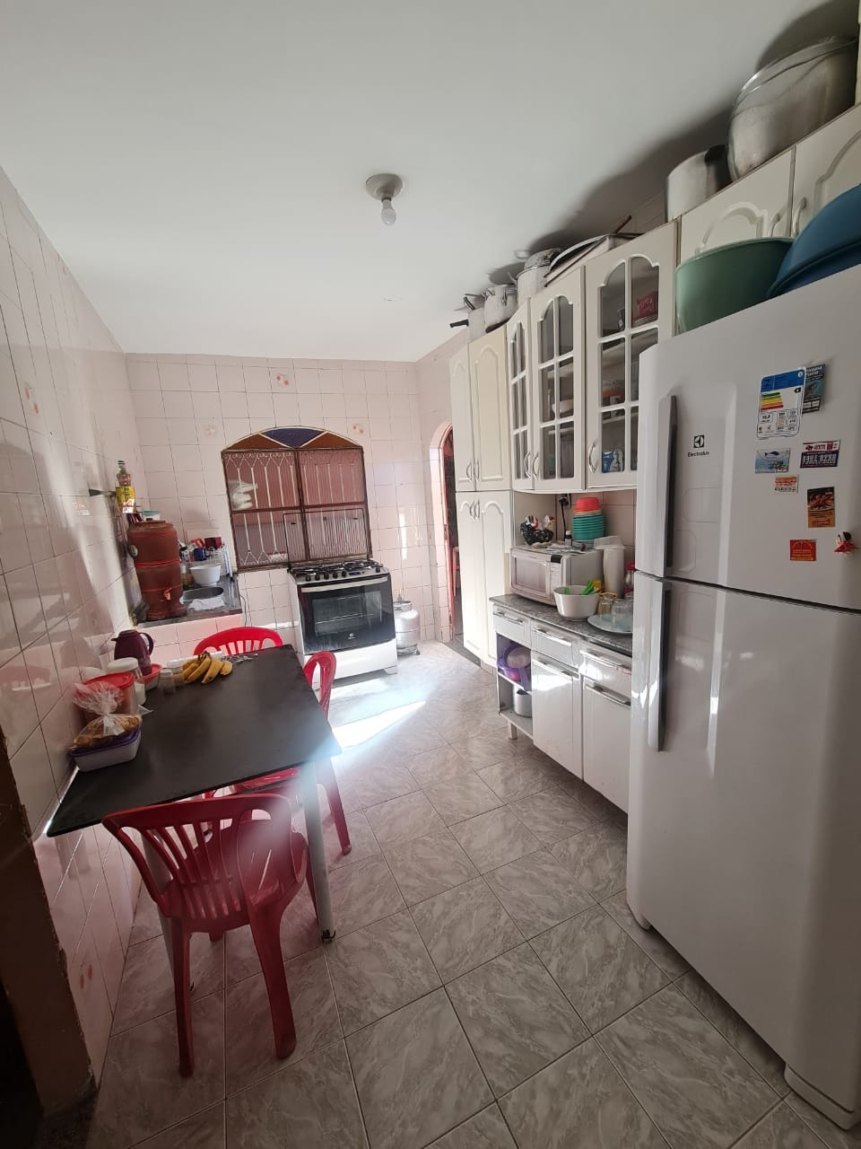 Casarão com 4 quartos, piscina e suíte com hidromassagem !!! aceita financiamento bancário !!!