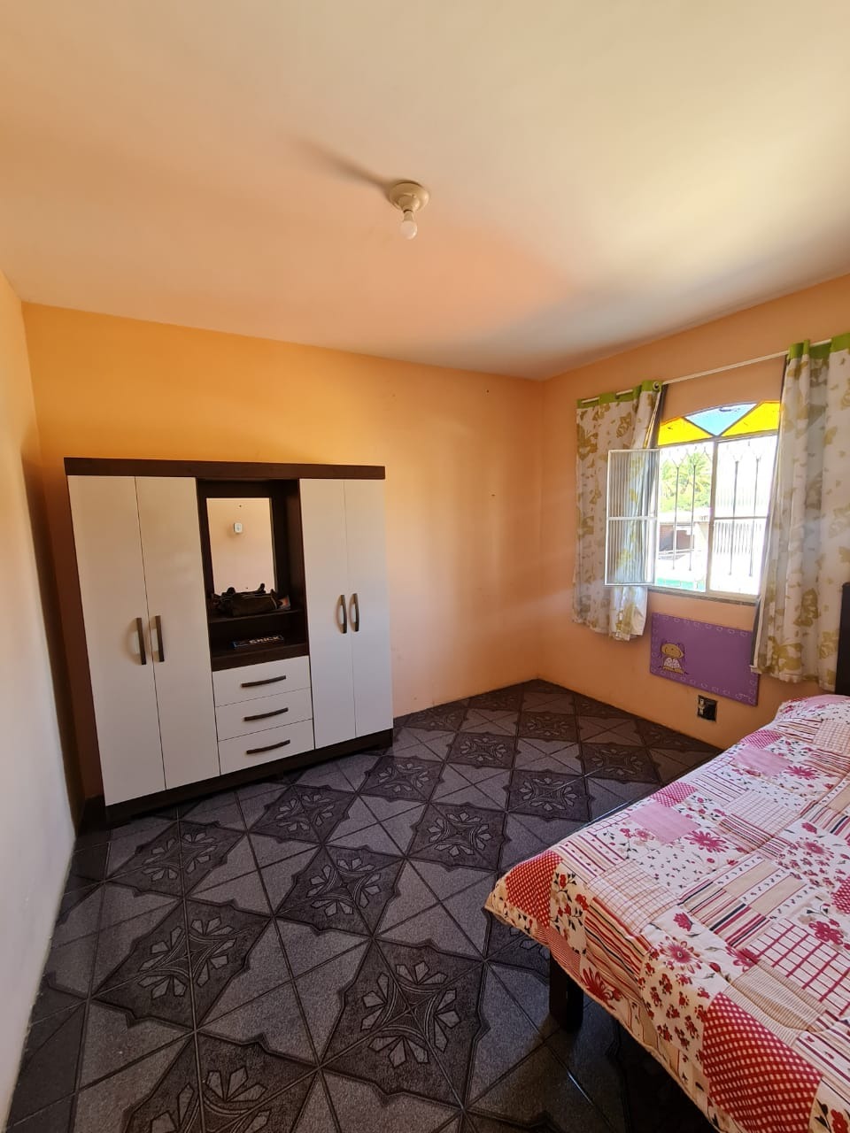 Casarão com 4 quartos, piscina e suíte com hidromassagem !!! aceita financiamento bancário !!!