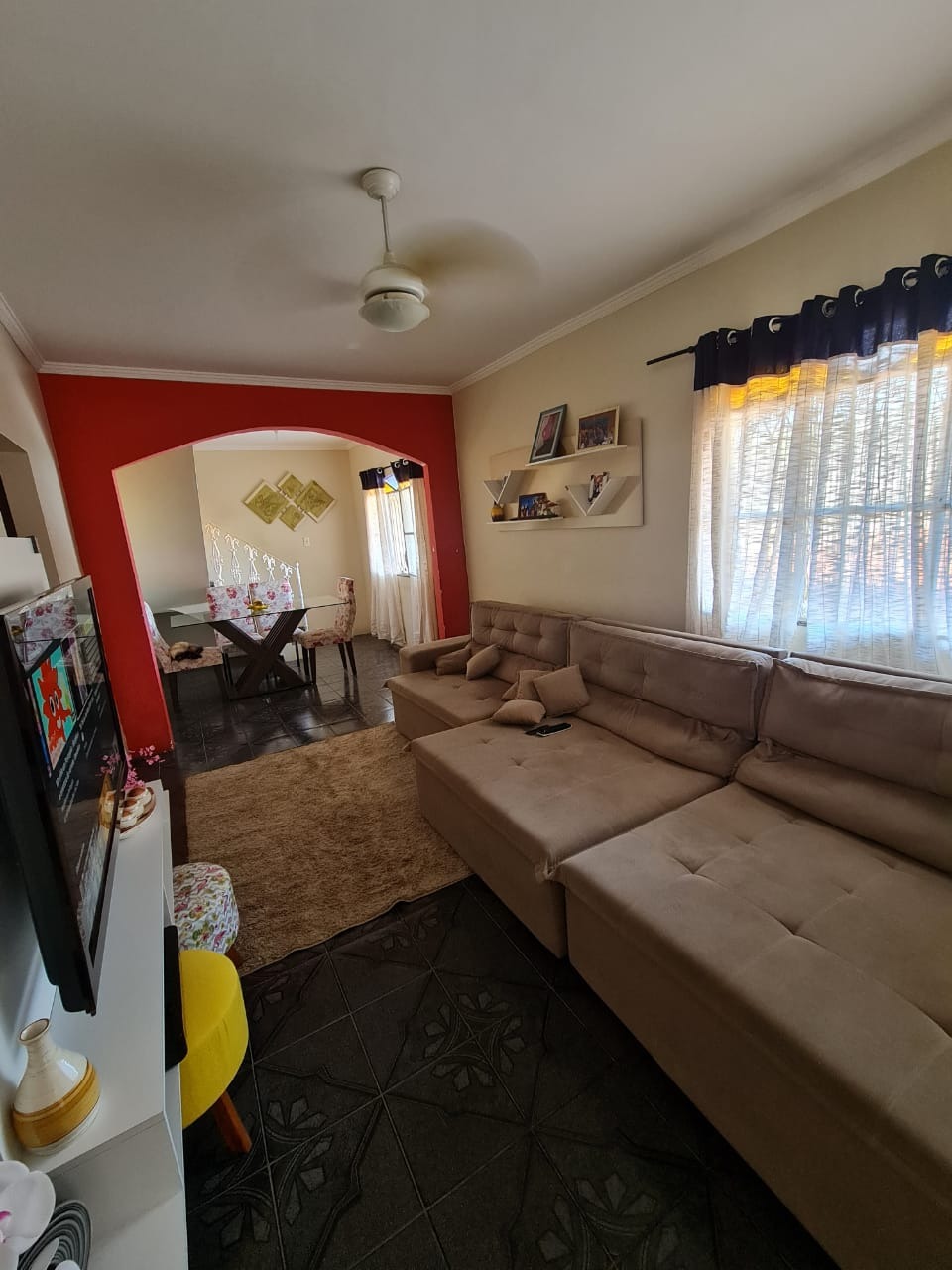 Casarão com 4 quartos, piscina e suíte com hidromassagem !!! aceita financiamento bancário !!!