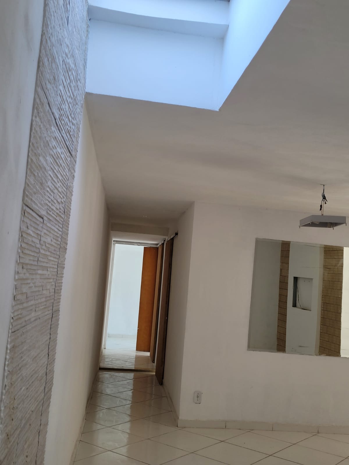 Casa térrea com 3 quartos garagem para 2 carros !!!