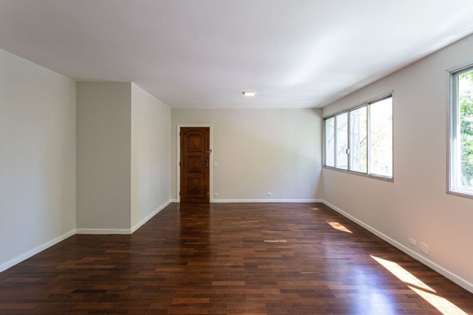 APARTAMENTO RESIDENCIAL em São Paulo - SP, Indianópolis