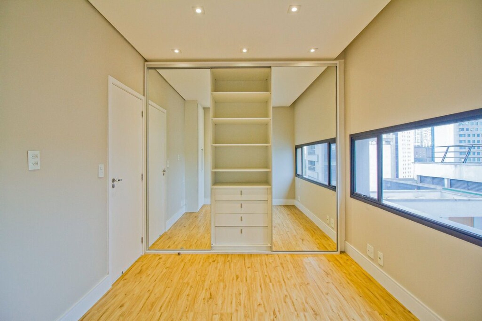APARTAMENTO RESIDENCIAL em São Paulo - SP, Vila Olímpia
