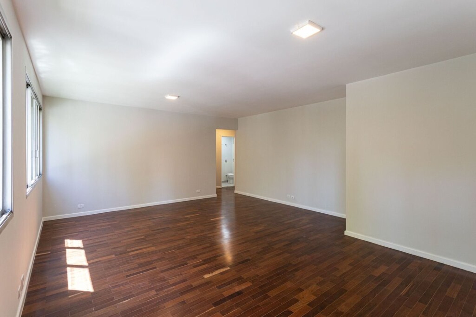 APARTAMENTO RESIDENCIAL em São Paulo - SP, Indianópolis
