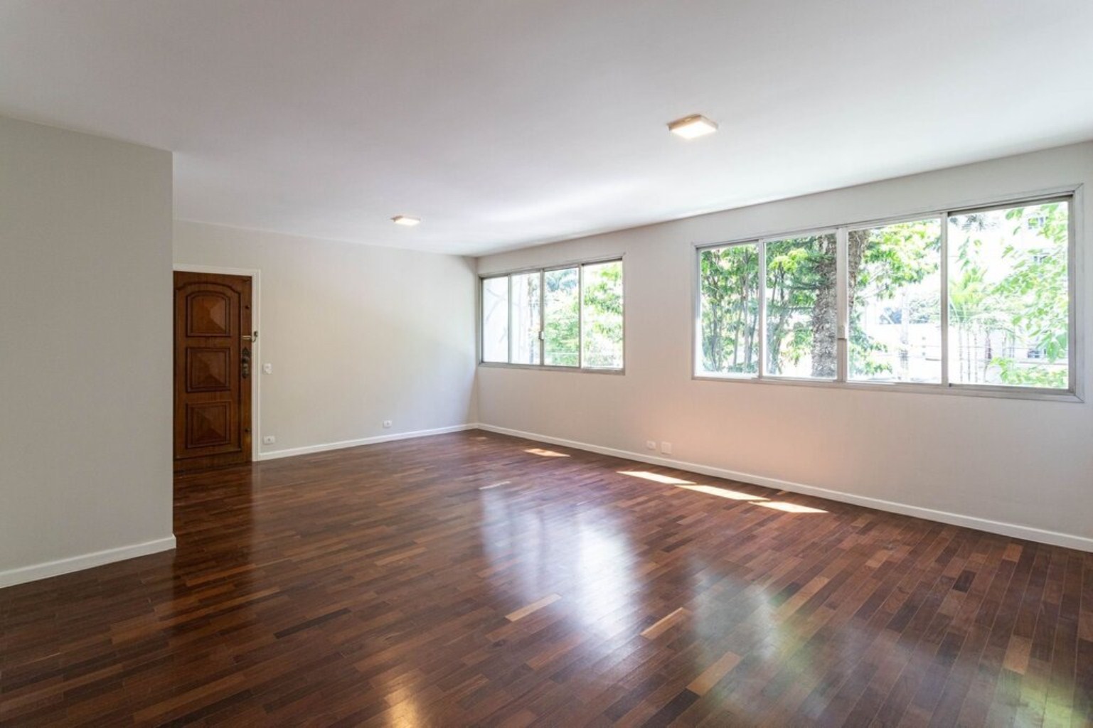 APARTAMENTO RESIDENCIAL em São Paulo - SP, Indianópolis