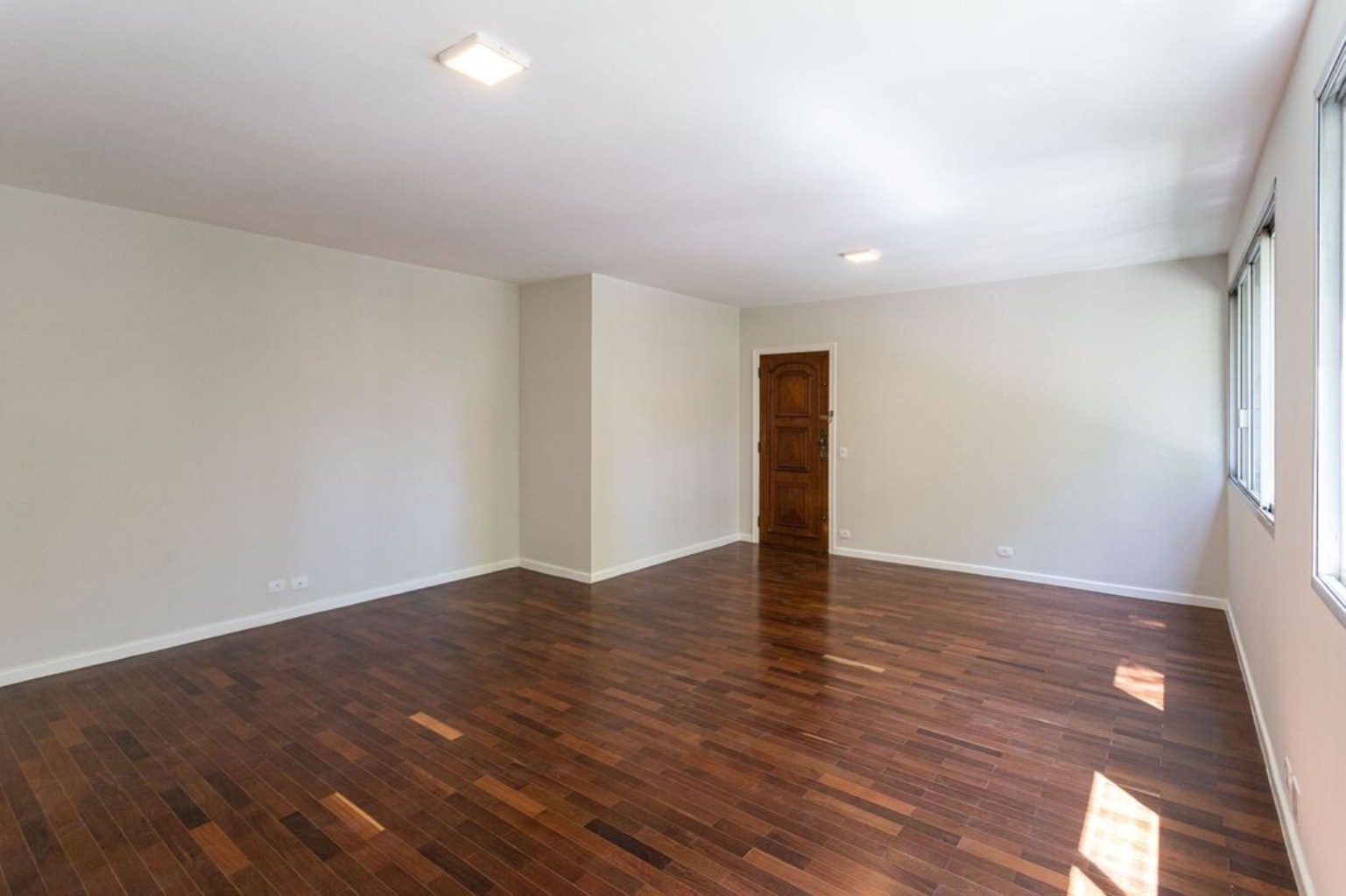 APARTAMENTO RESIDENCIAL em São Paulo - SP, Indianópolis