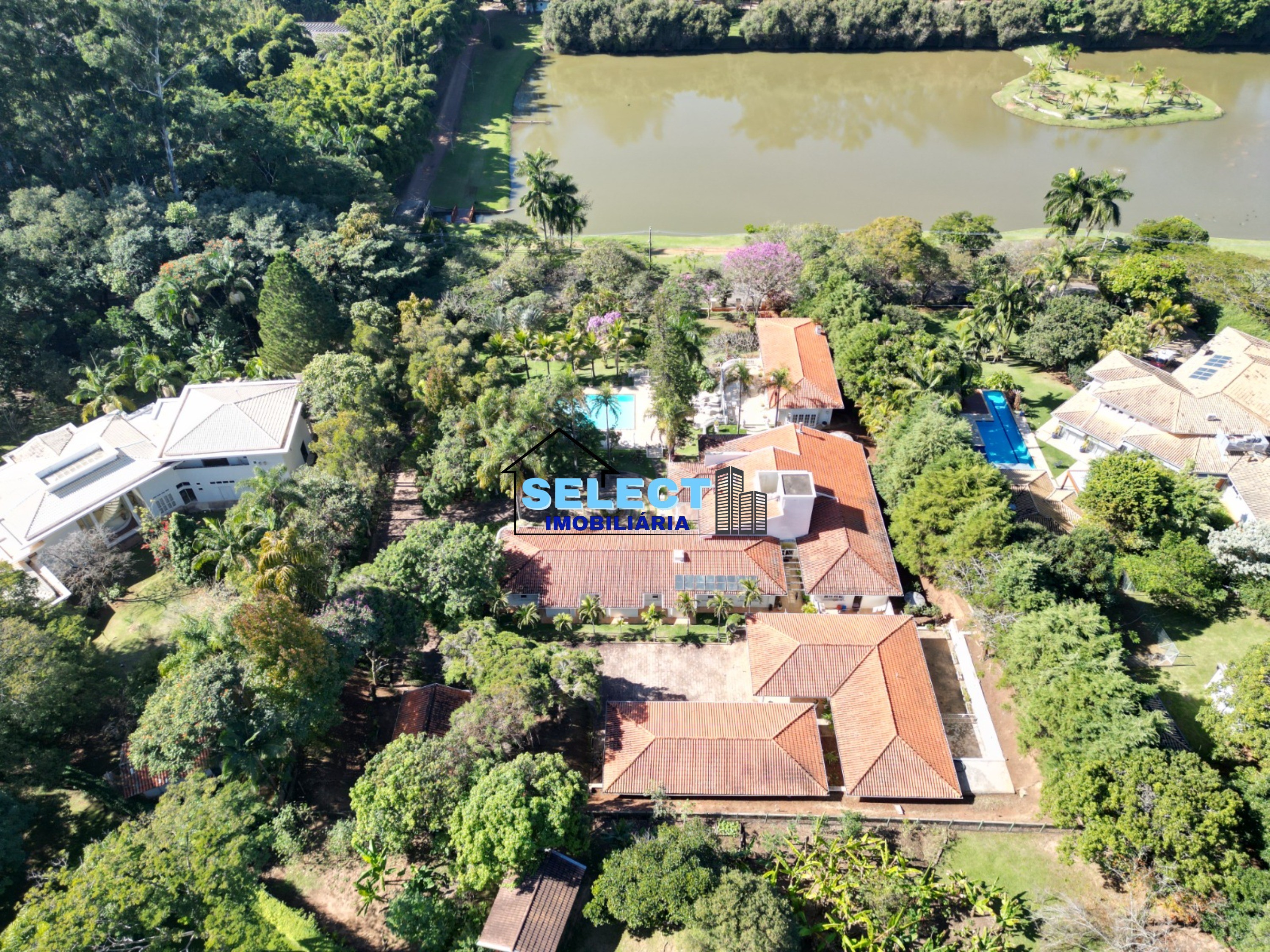 Casa à Venda Condominio Village Sans Souci em Valinhos 4 Quartos sendo 4 suítes
