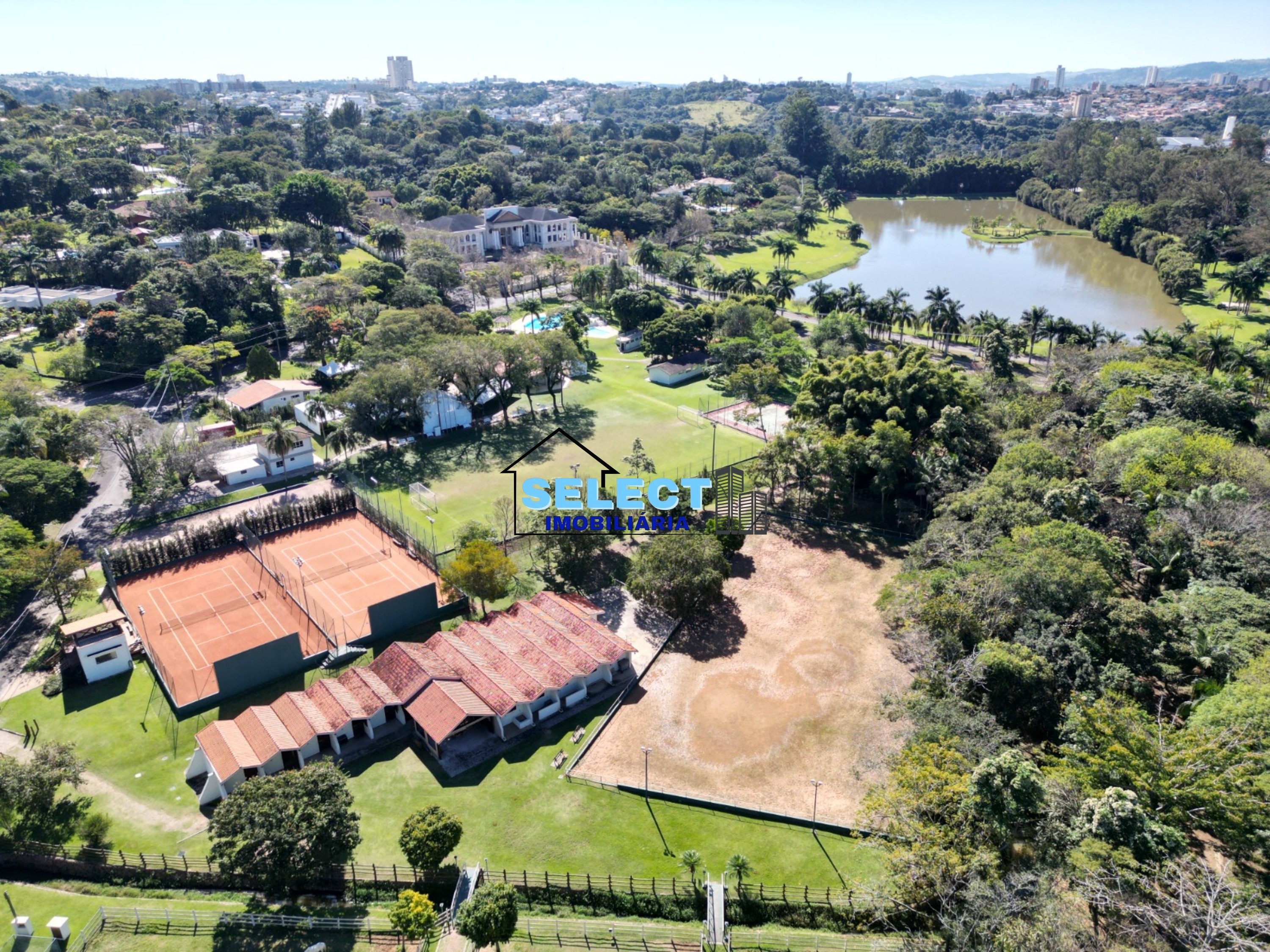 Casa à Venda Condominio Village Sans Souci em Valinhos 4 Quartos sendo 4 suítes