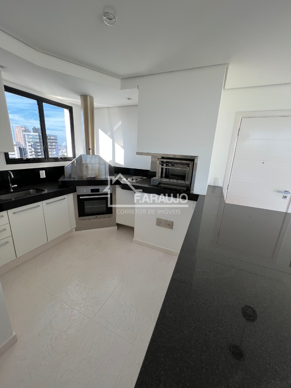Cobertura à venda com 3 quartos, 244m² - Foto 10