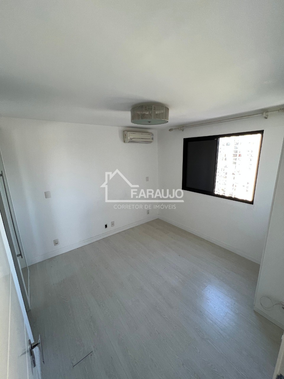 Cobertura à venda com 3 quartos, 244m² - Foto 9