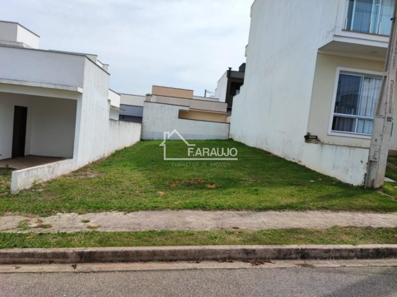 Loteamento e Condomínio, 160 m² - Foto 1