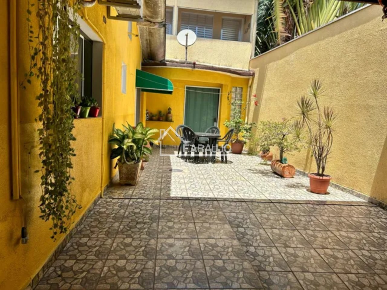 Casa, 7 quartos, 204 m² - Foto 3